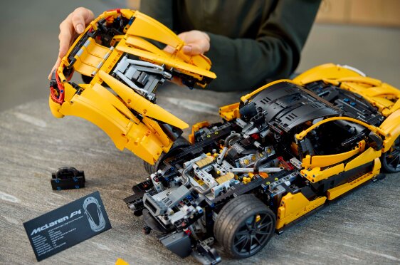 42172 Lego® Technic võidusõiduauto McLaren P1, 3893 o. hind ja info | Klotsid ja konstruktorid | kaup24.ee