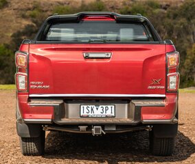 ISUZU D-MAX III - KROOMI LEAF tagaluugi pagasiruumi jaoks цена и информация | Дополнительные принадлежности | kaup24.ee