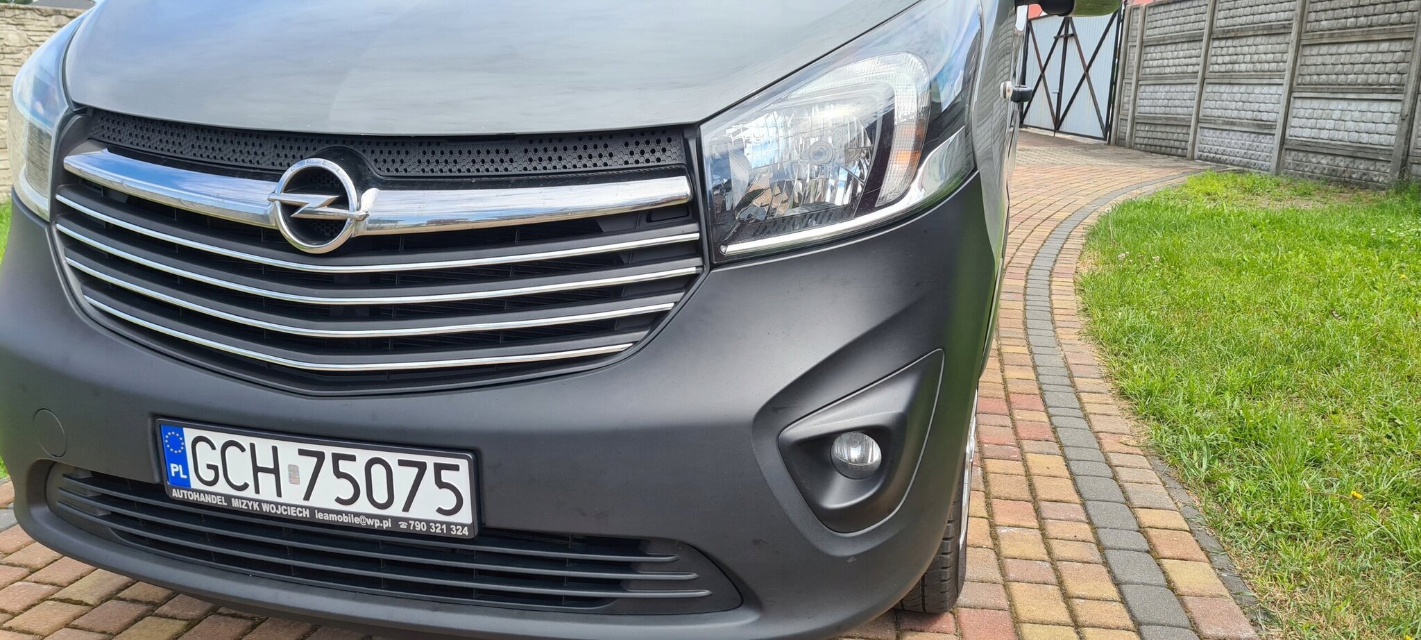 Opel VIVARO - CHROM GRILL võrega kaitseraua liistud hind ja info | Lisaseadmed | kaup24.ee