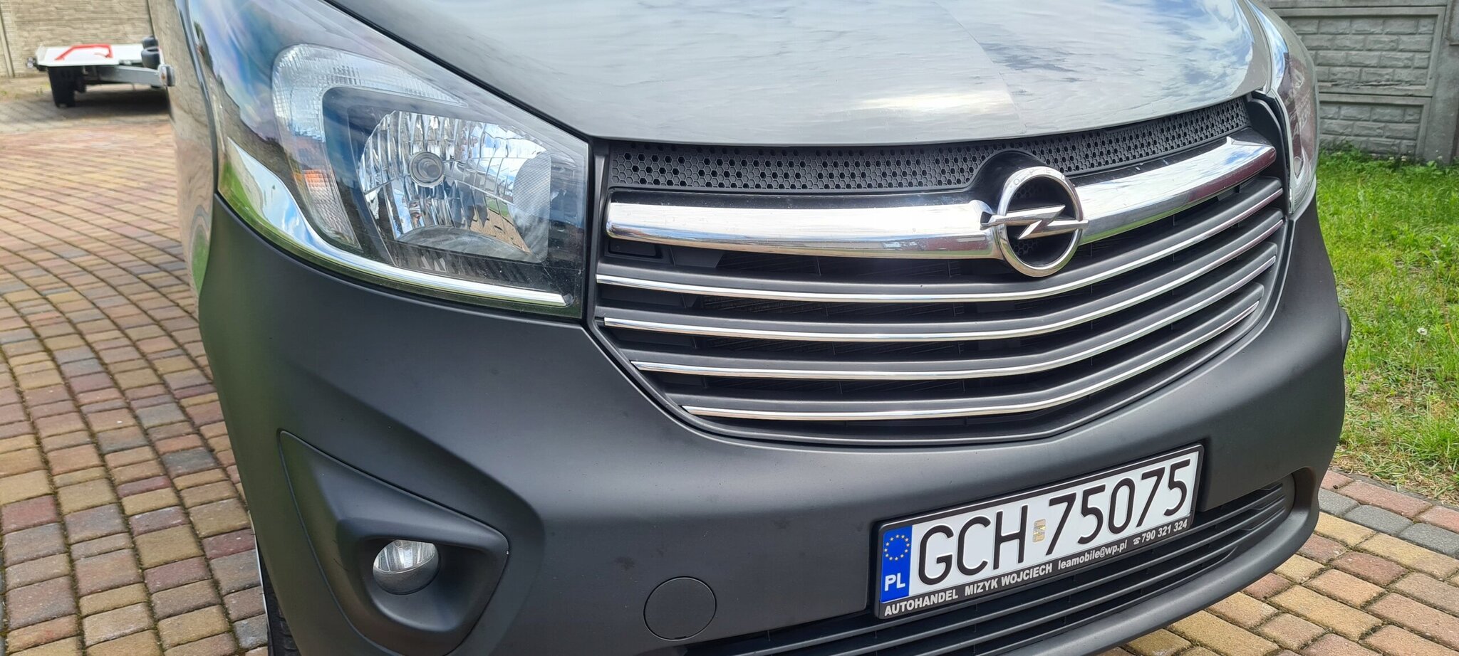 Opel VIVARO - CHROM GRILL võrega kaitseraua liistud hind ja info | Lisaseadmed | kaup24.ee