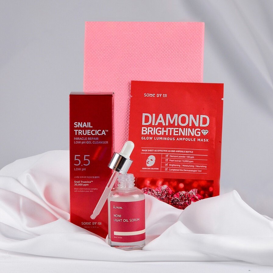 SOME BY MI - Diamond Brightening Glow Luminous Ampoule Mask, 25g - valgustav näomask цена и информация | Näomaskid, silmamaskid | kaup24.ee