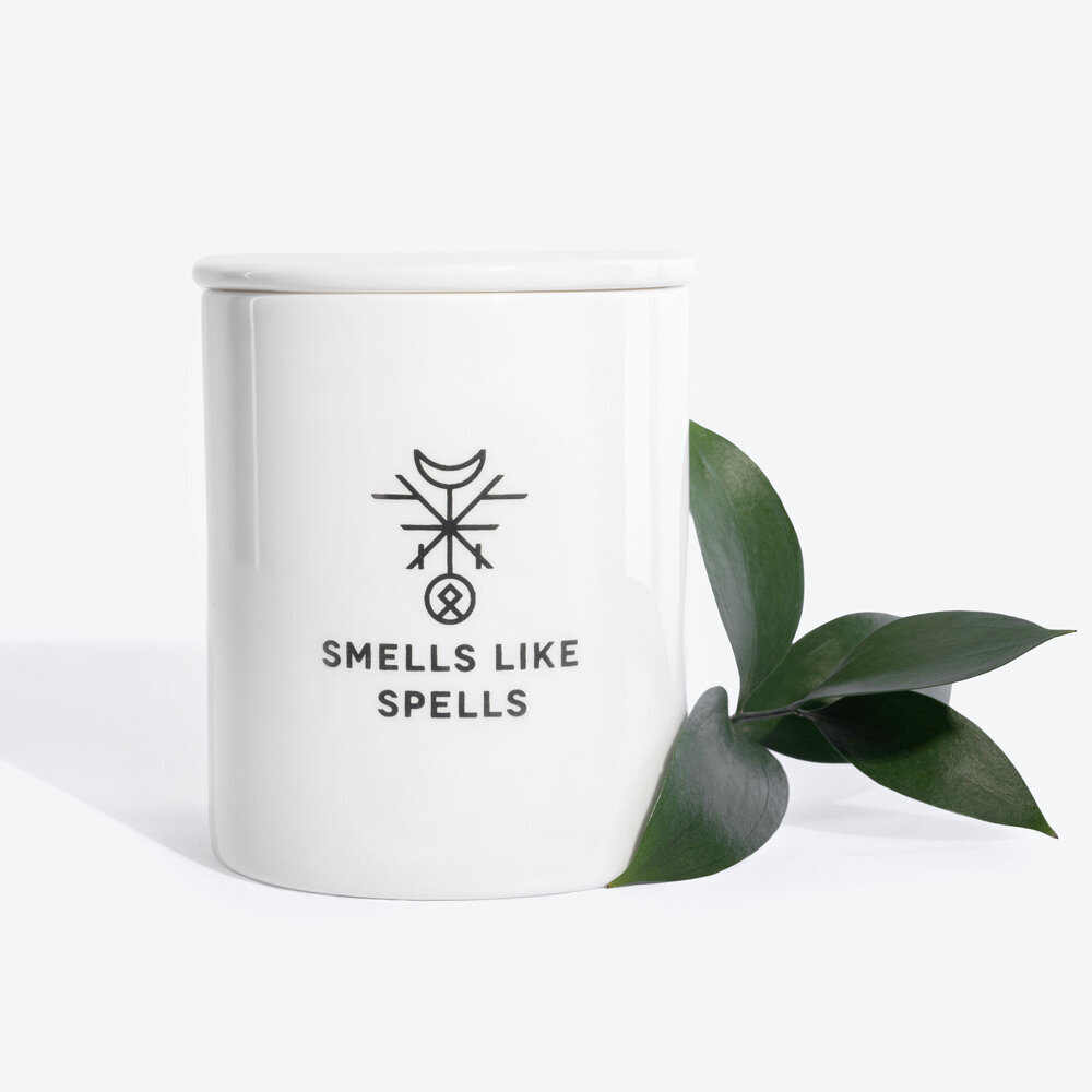 Lõhnaküünal Smells like Spells The Hermit hind ja info | Küünlad, küünlajalad | kaup24.ee