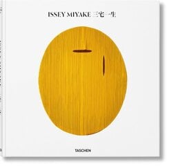 Issey Miyake Bilingual edition цена и информация | Книги об искусстве | kaup24.ee