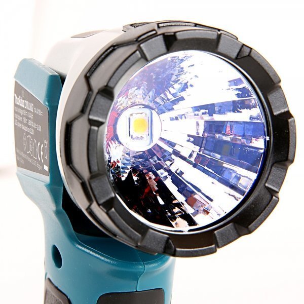 LED prožektor Makita 18V LXT hind ja info | Taskulambid, prožektorid | kaup24.ee