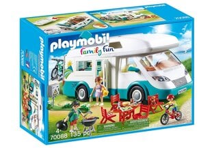 70088 PLAYMOBIL® Family Fun, Matkaauto цена и информация | Конструкторы и кубики | kaup24.ee