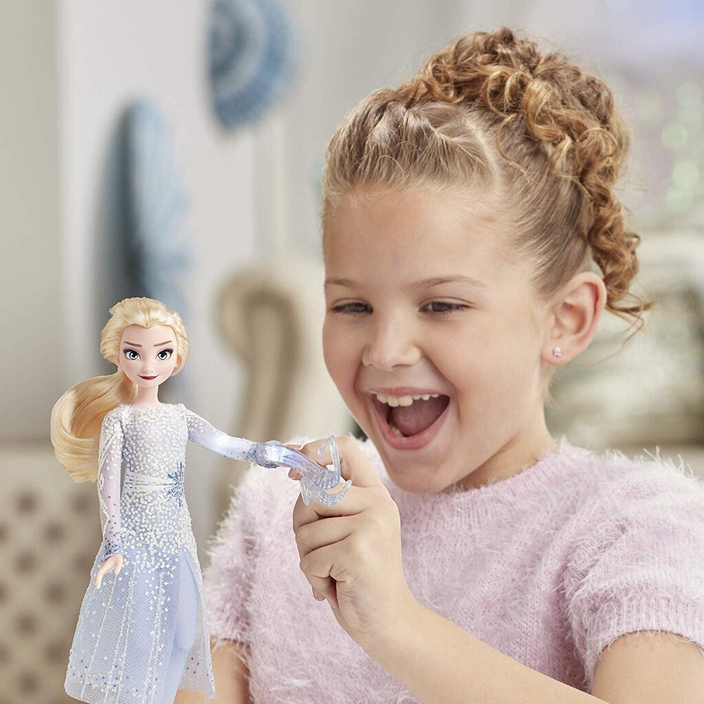 Nukk Elsa tulede ja helidega Hasbro Disney Lumekuninganna (Frozen) цена и информация | Tüdrukute mänguasjad | kaup24.ee