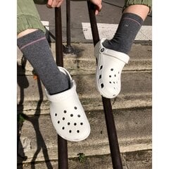 Женские туфли Crocs Classic 10001-100, белый цена и информация | Шлепанцы, тапочки для женщин | kaup24.ee