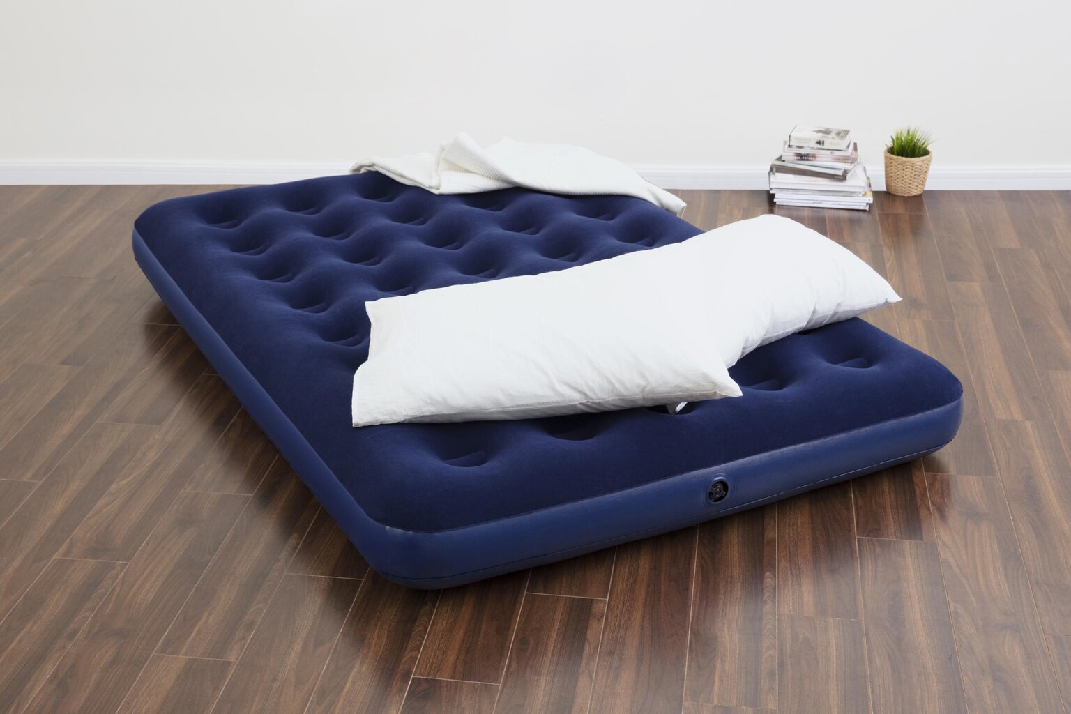 Täispuhutav madrats pumbaga Bestway Airbed, 191x137 cm, sinine hind ja info | Täispuhutavad madratsid ja mööbel | kaup24.ee