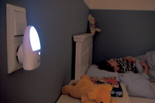 Brennenstuhl öövalgusti 2 x LED hämaralülitiga hind ja info | Laste ohutustarvikud | kaup24.ee