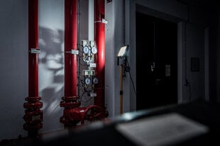 Прожектор светодиодный на штативе «Brennenstuhl» JARO 5000 T 4770 люмен, мощность 50 В, влагозащита IP65 цена и информация | Brennenstuhl Товары для сада | kaup24.ee