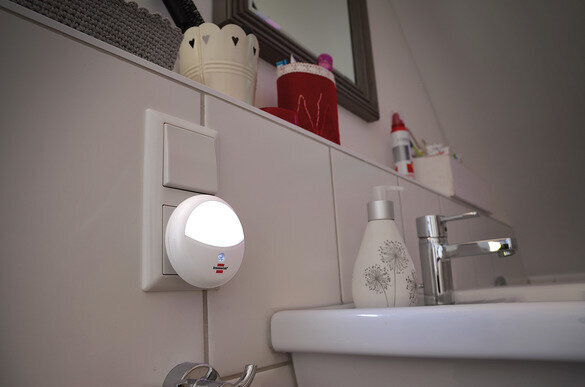 Brennenstuhl öövalgusti OL ümar LED kaks vahetatavat värvi hind ja info | Seinavalgustid | kaup24.ee