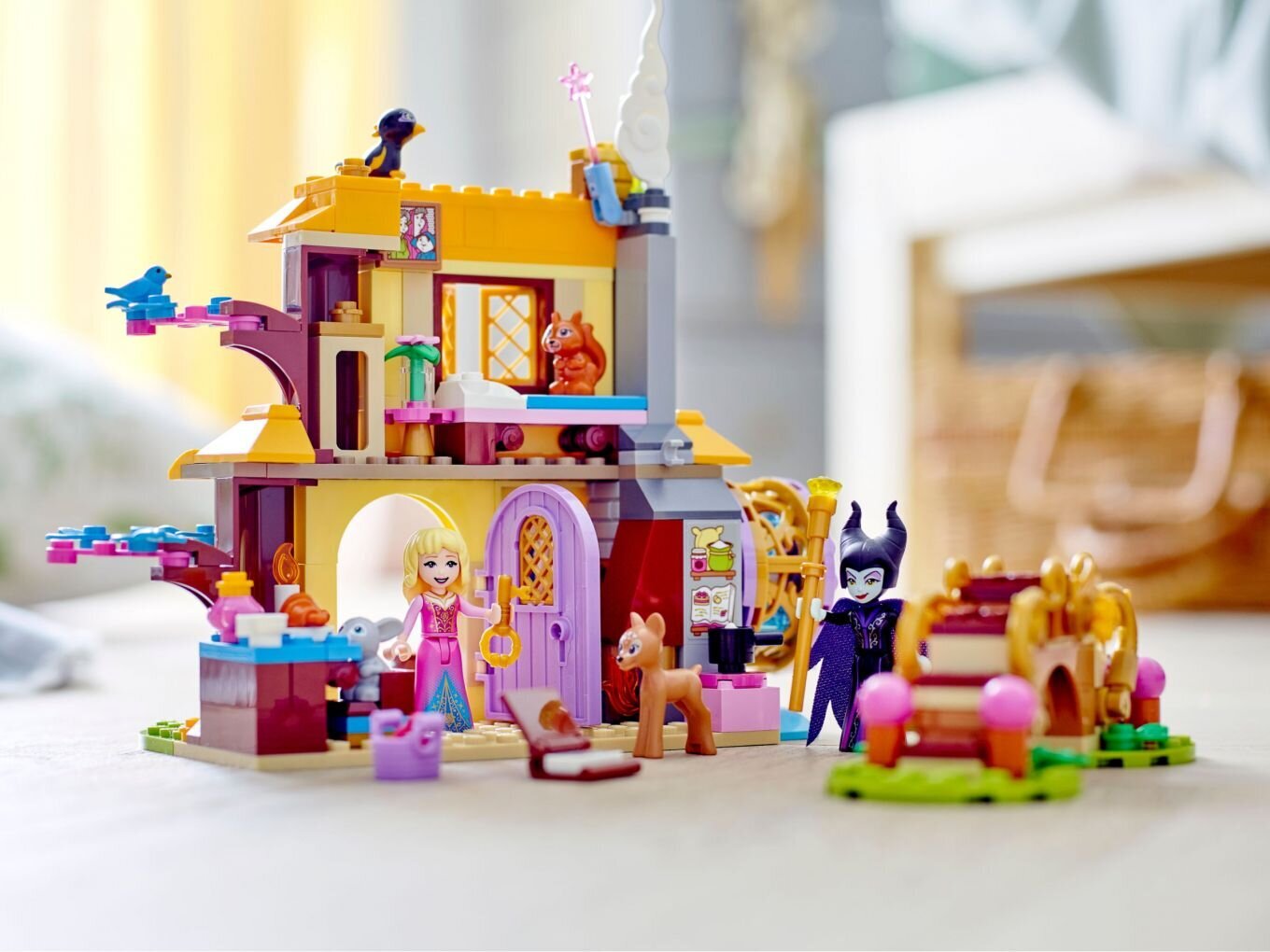 43188 LEGO® | Disney Princess Aurora majake metsas цена и информация | Klotsid ja konstruktorid | kaup24.ee