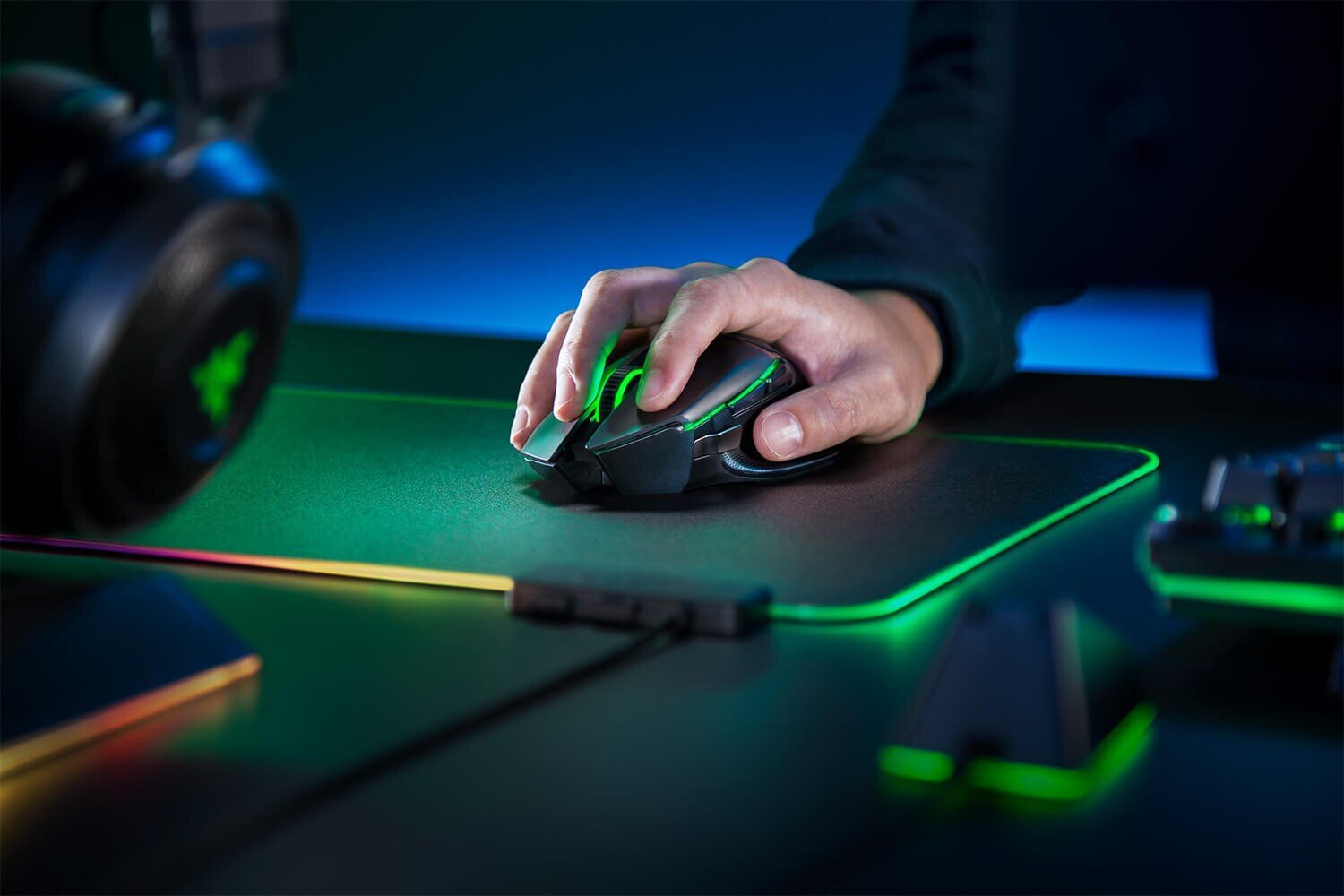 Razer Basilisk Ultimate, must hind ja info | Hiired | kaup24.ee