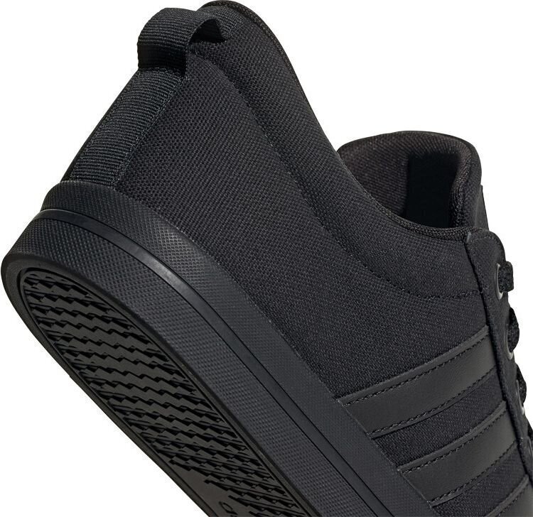 Tossud meestele, Adidas Bravada M FW2883 hind ja info | Spordi- ja vabaajajalatsid meestele | kaup24.ee