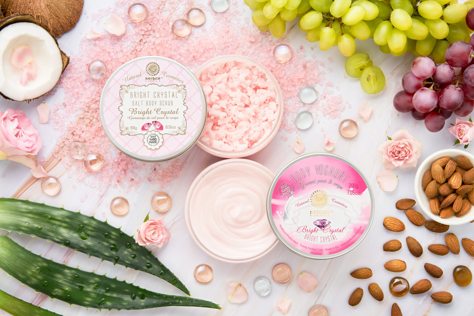 Kinkekomplekt (Soolakoorija 300g + Kehajogurt 200g + Dušigeel 200ml + Glütseriinseep 80g) Bright Crystal Saules Fabrika hind ja info | Kehakoorijad | kaup24.ee