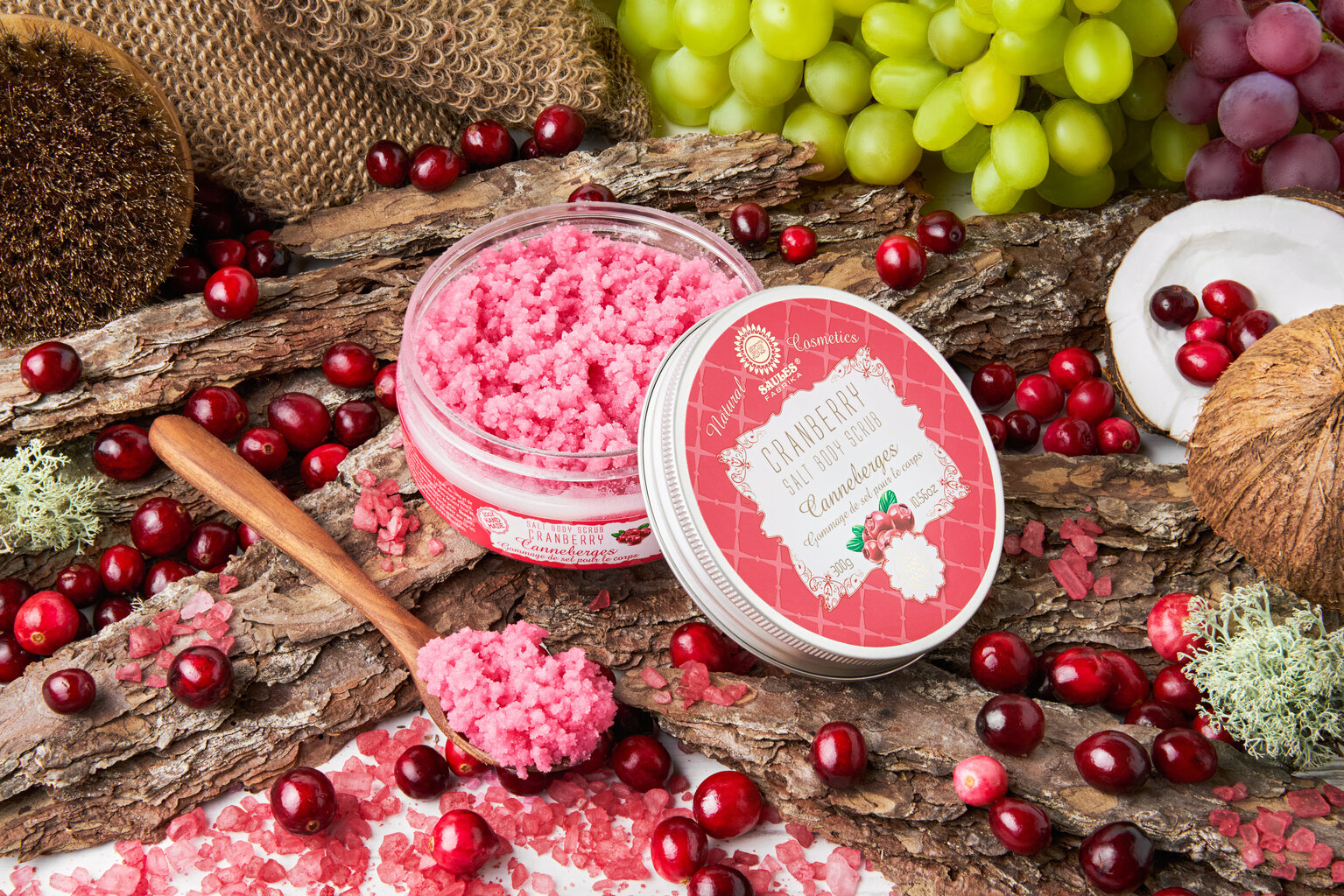 Kinkekomplekt (Soolakoorija 300g + Kehajogurt 200g + Dušigeel 200ml + Glütseriinseep 80g) Cranberry Saules Fabrika hind ja info | Kehakoorijad | kaup24.ee