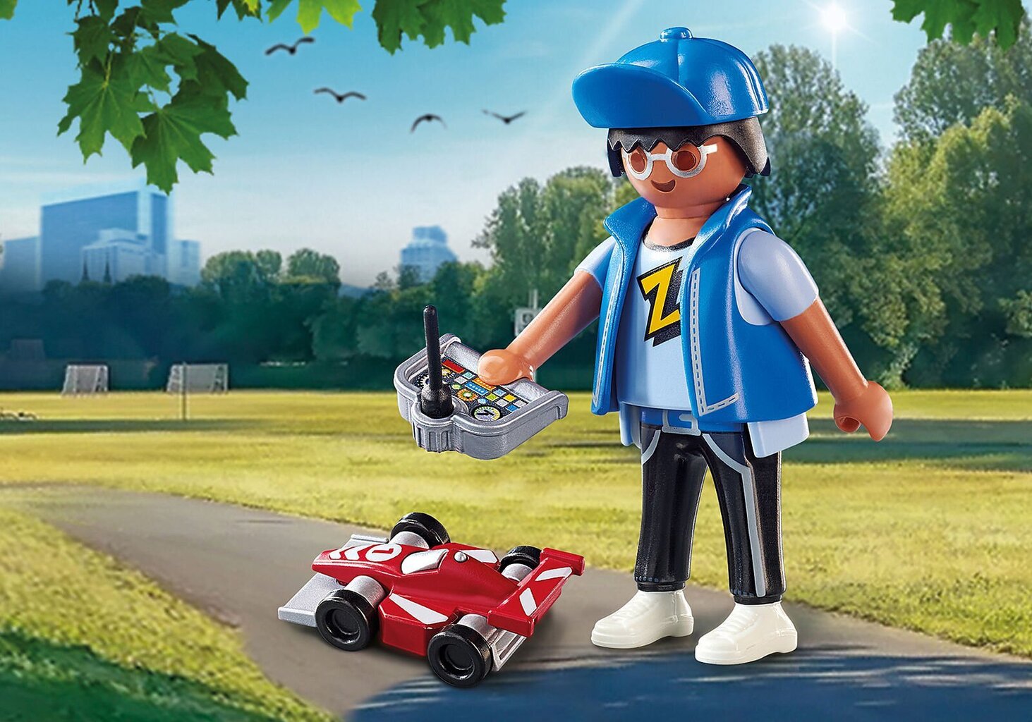 70561 PLAYMOBIL® Playmo-Friends Poiss autoga hind ja info | Klotsid ja konstruktorid | kaup24.ee