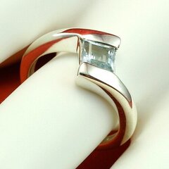 Красивое серебряное (925) кольцо, код ah50682 цена и информация | Кольцо | kaup24.ee