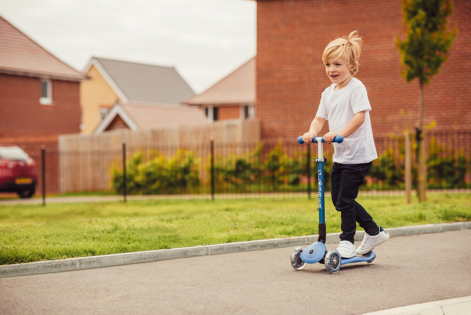 Tõukeratas Globber Primo Foldable, punane, 430-102 hind ja info | Tõukerattad | kaup24.ee