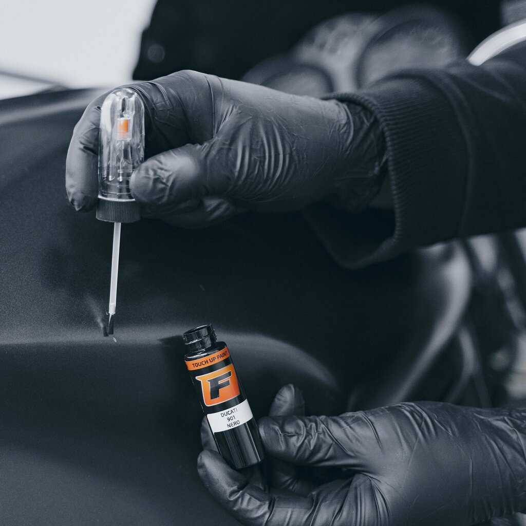 AUDI LY2G - GLUTORANGE Komplekt: Kriimustuste parandmaise värv + Krunt (roostekaitse) + Poleerimisaine 15 ml цена и информация | Auto värvikorrektorid | kaup24.ee