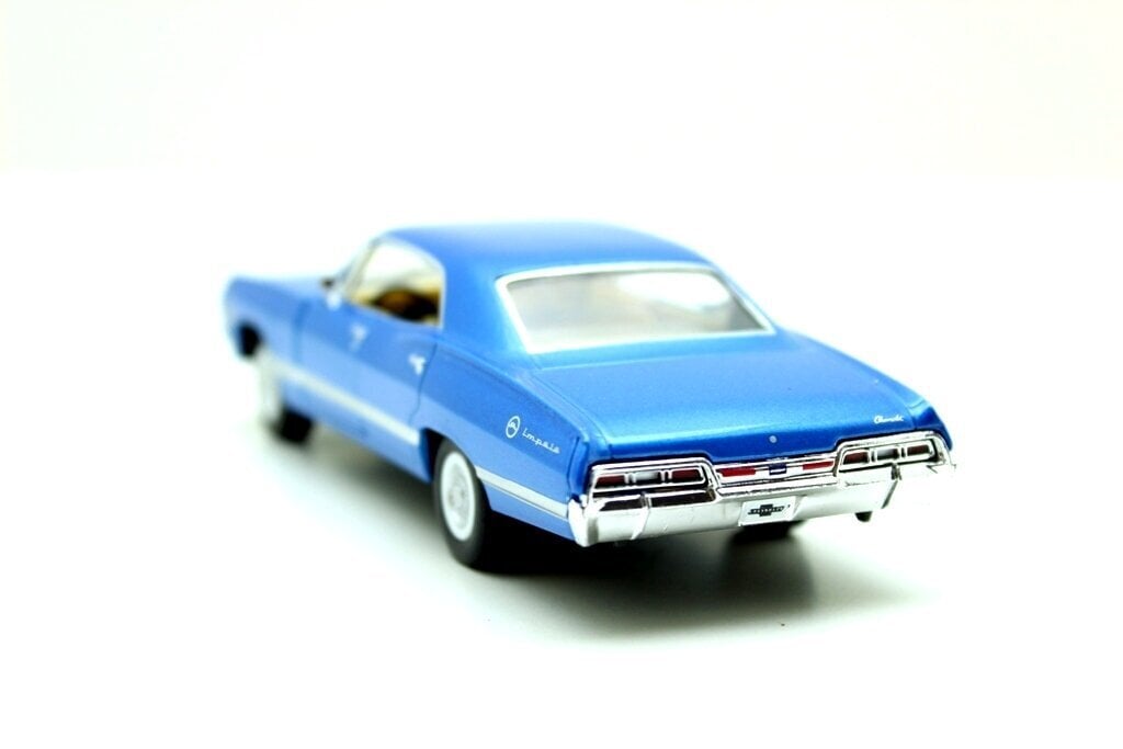 Mudelauto Kinsmart 1967 Chevrolet Impala hind ja info | Poiste mänguasjad | kaup24.ee