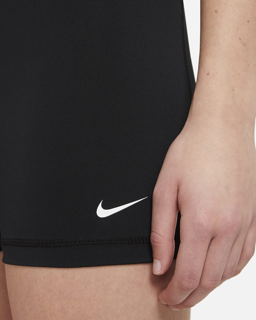 Lühikesed püksid Nike W Np 365 Short 5in Black hind ja info | Naiste spordiriided | kaup24.ee