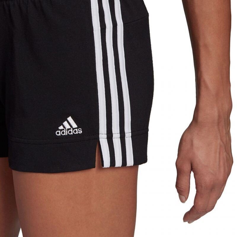 Naiste lühikesed spordipüksid Adidas Essentials Slim Shorts W GM5523 цена и информация | Naiste spordiriided | kaup24.ee