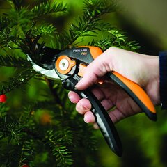 Секатор  Fiskars SmartFit цена и информация | Садовые инструменты | kaup24.ee