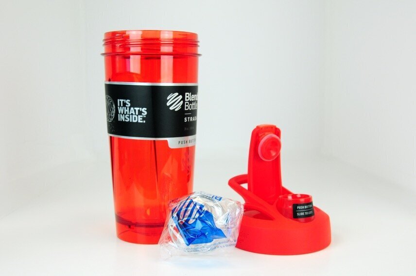 BlenderBottle Strada Tritan 820 ml. Punane hind ja info | Joogipudelid | kaup24.ee