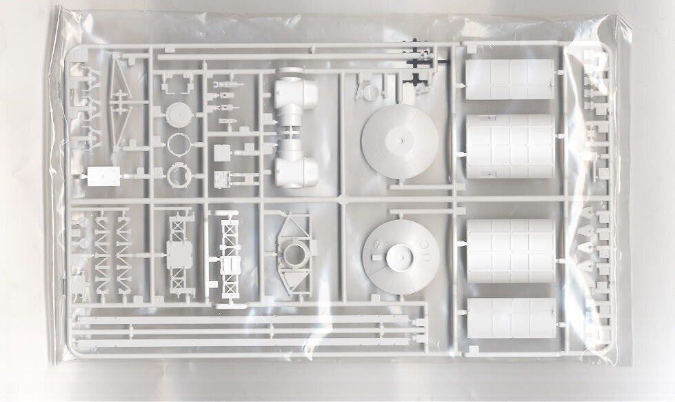 Tamiya - Space Shuttle Atlantis, 1/100, 60402 цена и информация | Klotsid ja konstruktorid | kaup24.ee