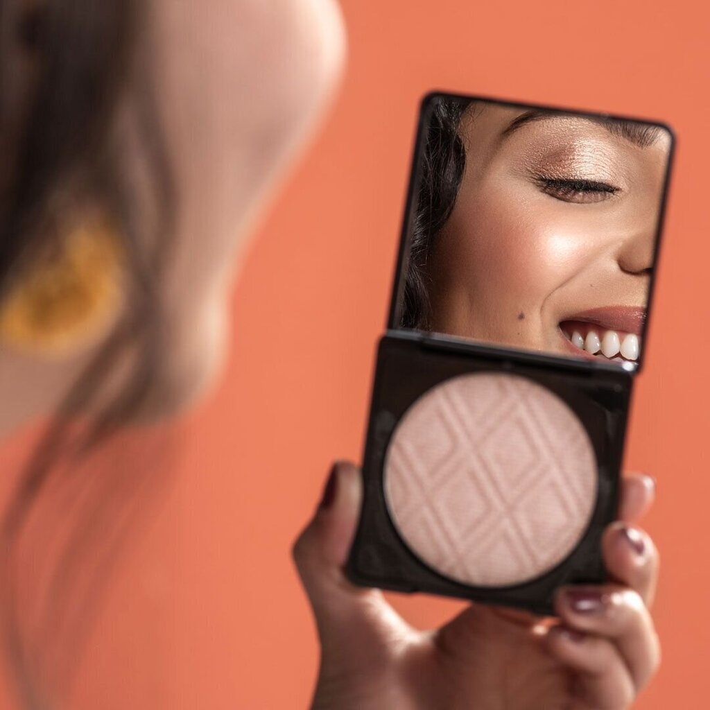 Pressitud puuder säraga Artdeco Glow Bronzer 2021, 10 g цена и информация | Päikesepuudrid, põsepunad | kaup24.ee