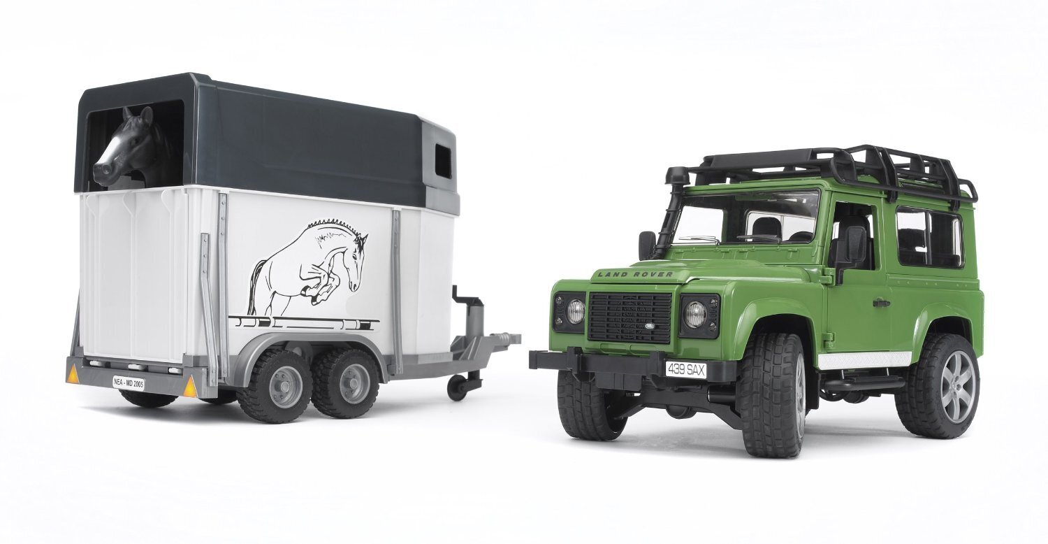 Bruder Land Rover Defender Maastur hobuseveokiga цена и информация | Poiste mänguasjad | kaup24.ee