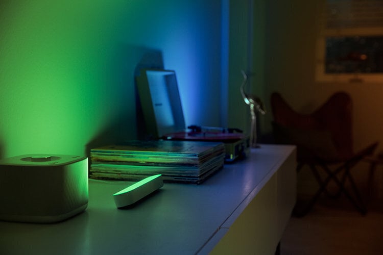 Nutivalgusti Philips Hue White and color ambiance Play valgusti - üksikpakend цена и информация | LED ribad | kaup24.ee