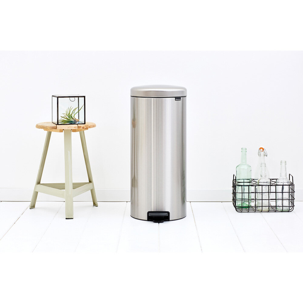 Brabantia NewIcon pedaaliga prügikast 30L, matt teras цена и информация | Prügikastid | kaup24.ee