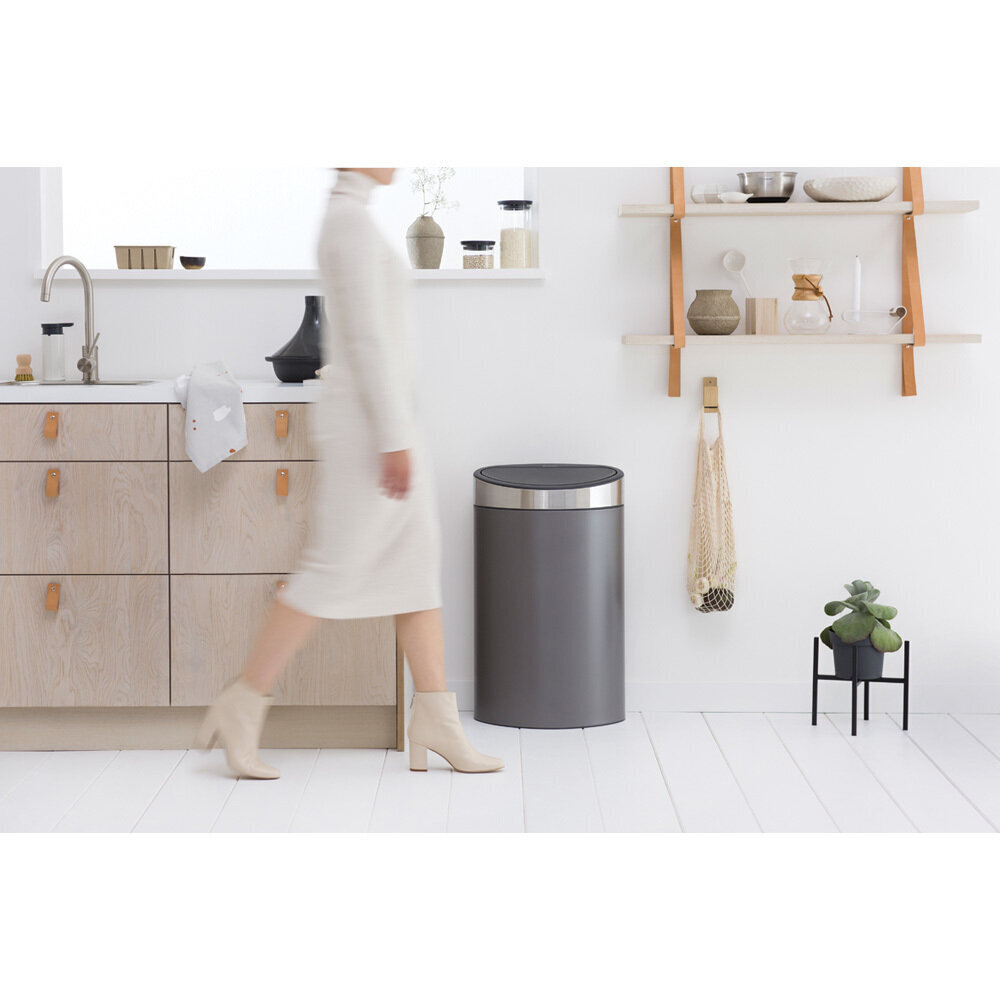 Brabantia Touch Bin puudutusele avanev prügikast 40L, plaatina hall hind ja info | Prügikastid | kaup24.ee