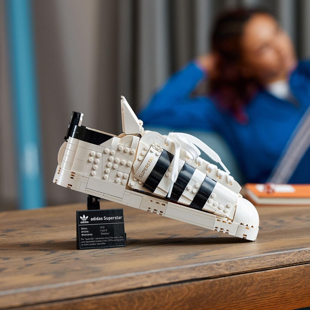 10282 LEGO® Creator Adidas Originals Superstar hind ja info | Klotsid ja konstruktorid | kaup24.ee