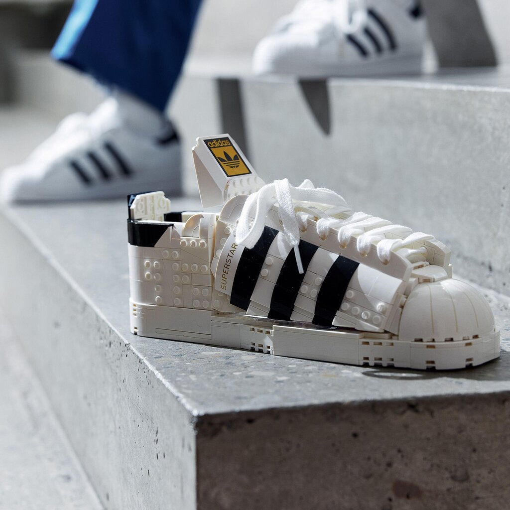 10282 LEGO® Creator Adidas Originals Superstar hind ja info | Klotsid ja konstruktorid | kaup24.ee