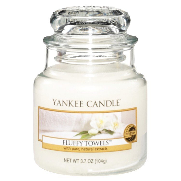 Lõhnaküünal Yankee Candle Fluffy Towels, 104 g hind ja info | Küünlad, küünlajalad | kaup24.ee