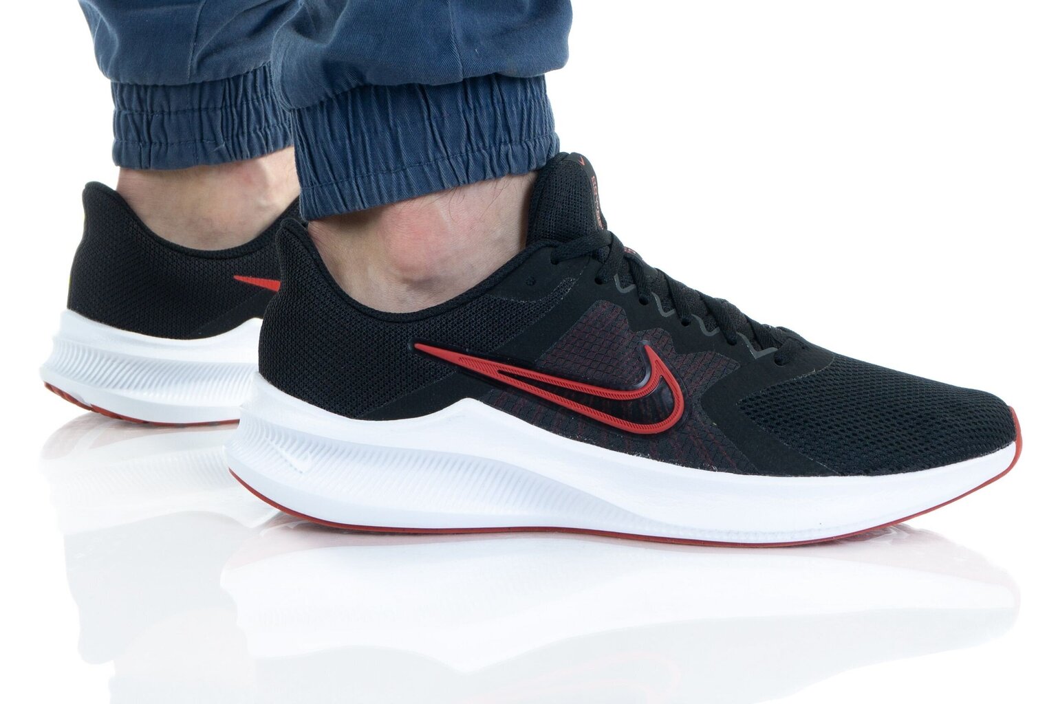 Meeste tossud Nike Downshifter 11, must hind ja info | Spordi- ja vabaajajalatsid meestele | kaup24.ee