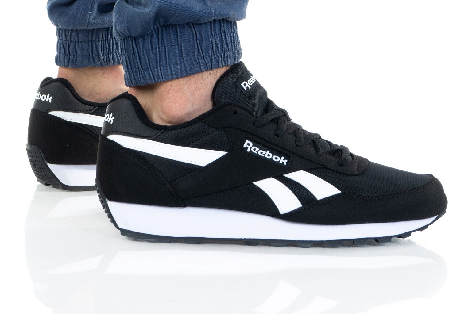 Meeste spordijalatsid Reebok Rewind Run FZ0662, must цена и информация | Spordi- ja vabaajajalatsid meestele | kaup24.ee