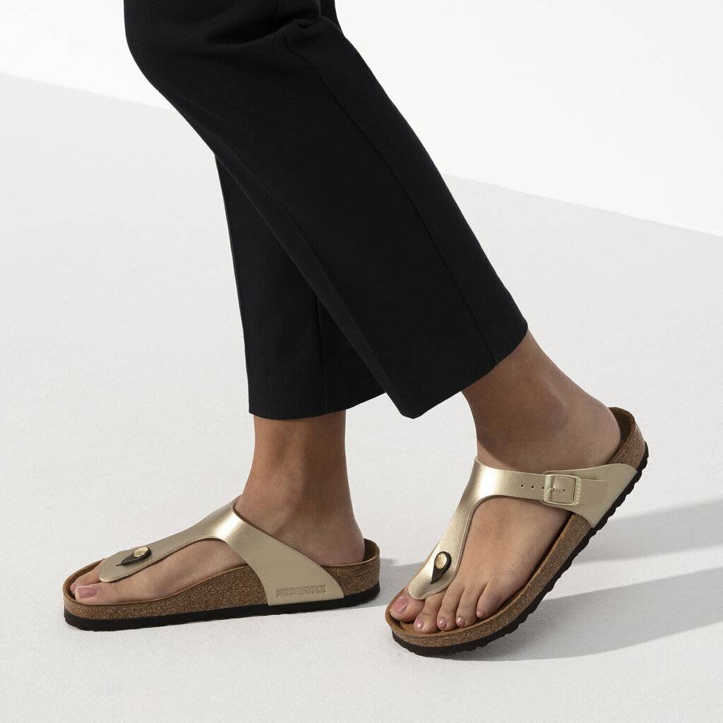 Naiste jalatsid Birkenstock Gizeh BF Gold, kuldsed цена и информация | Naiste plätud ja sussid | kaup24.ee