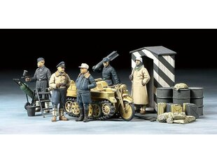 Конструктор Tamiya - German Luftwaffe Crew w/Kettenkraftrad, 1/48, 32412 цена и информация | Конструкторы и кубики | kaup24.ee