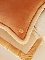 Мягкая бархатная подушка цена и информация | Подушки | kaup24.ee