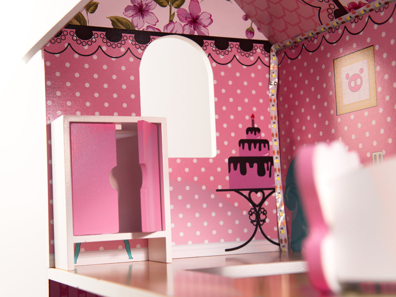 Puidust MDF-nukumaja LED-valgustuse ja mööbliga, 70 cm hind ja info | Tüdrukute mänguasjad | kaup24.ee