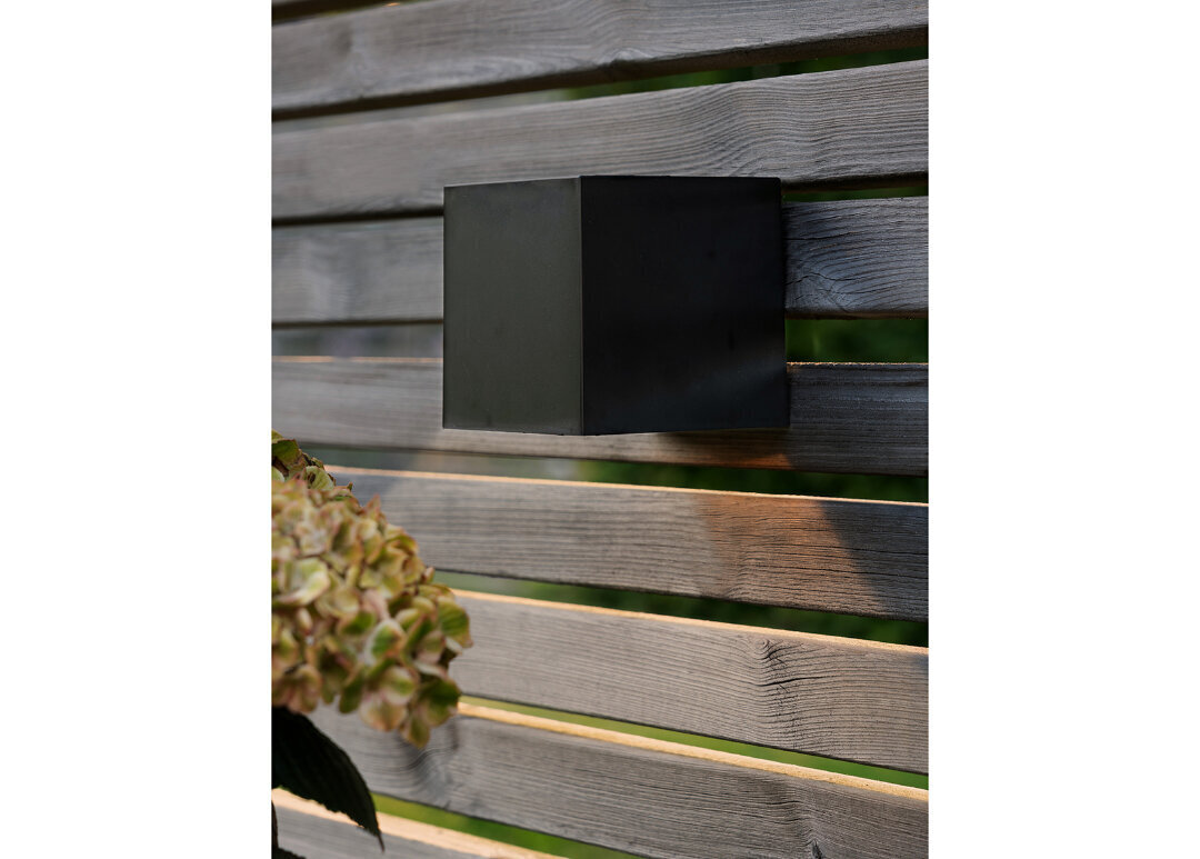 Päikesepaneeliga seinavalgusti Cube hind ja info | Aia- ja õuevalgustid | kaup24.ee