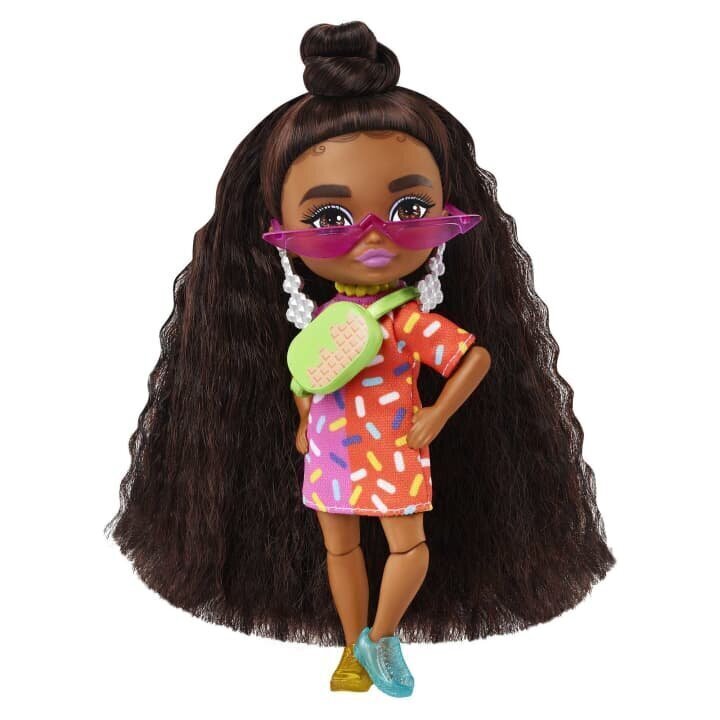 Nukk Barbie Extra mini koos lilla kasukaga, HGP63 hind ja info | Tüdrukute mänguasjad | kaup24.ee