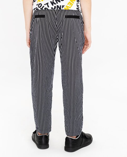 Poiste triibulised püksid Gulliver, must, 134*68*60 cm hind | kaup24.ee