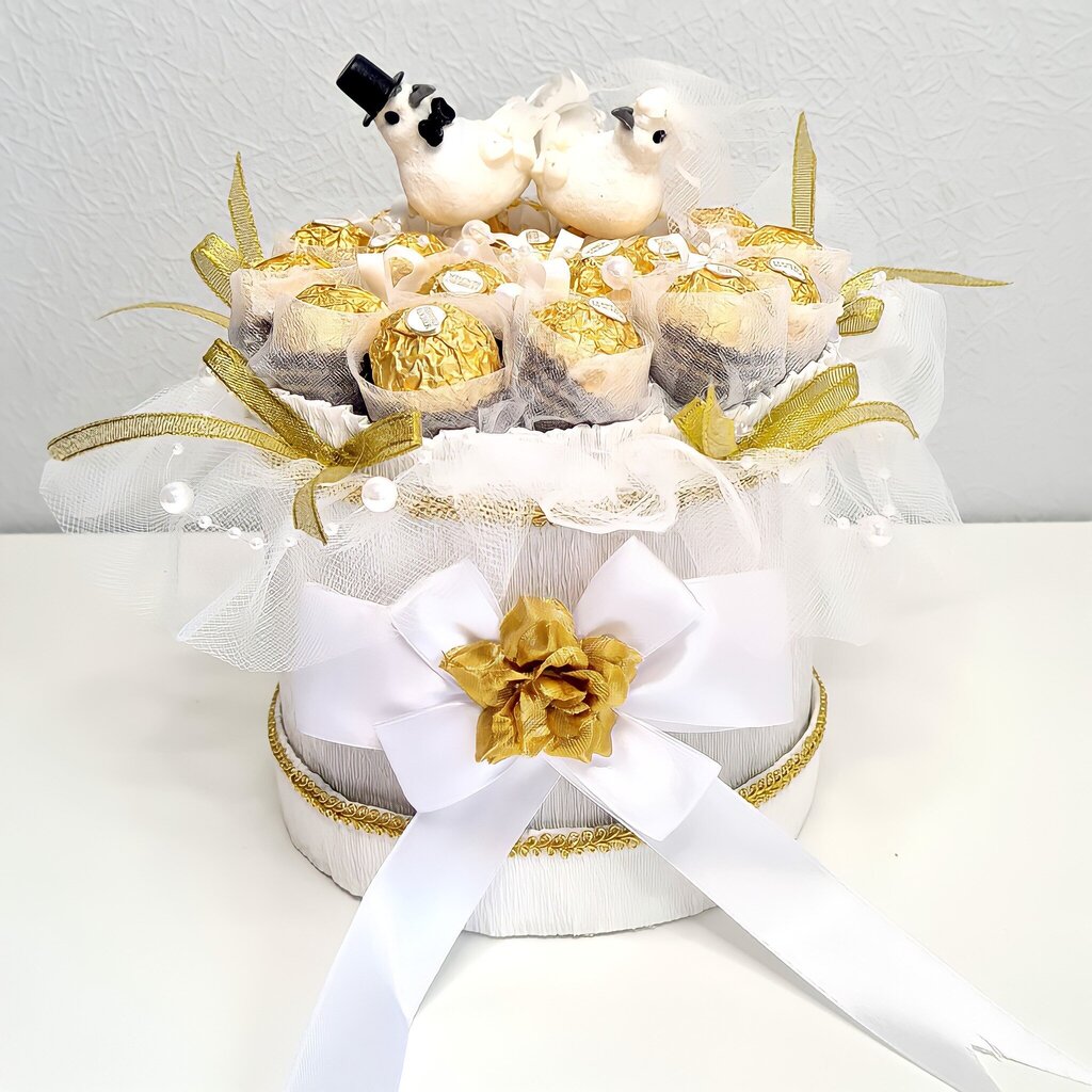 Karp "Wedding" Ferrero kommidega hind ja info | Maiustused | kaup24.ee