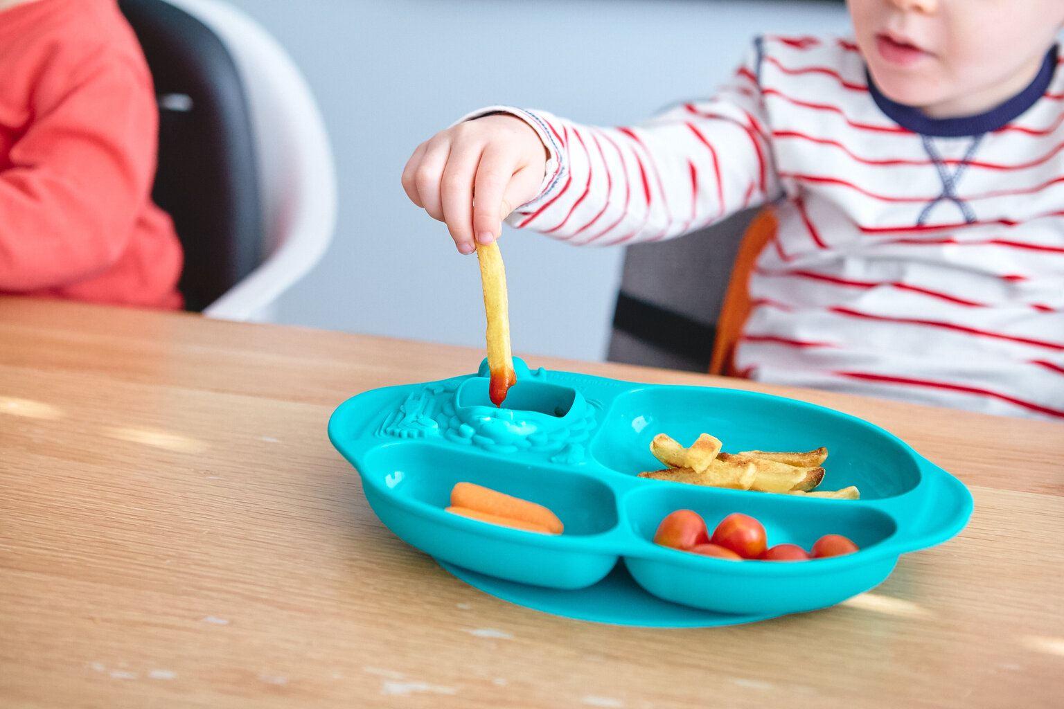 Yummy Dips Suction Divided Plate - Ollie hind ja info | Laste sööginõud | kaup24.ee