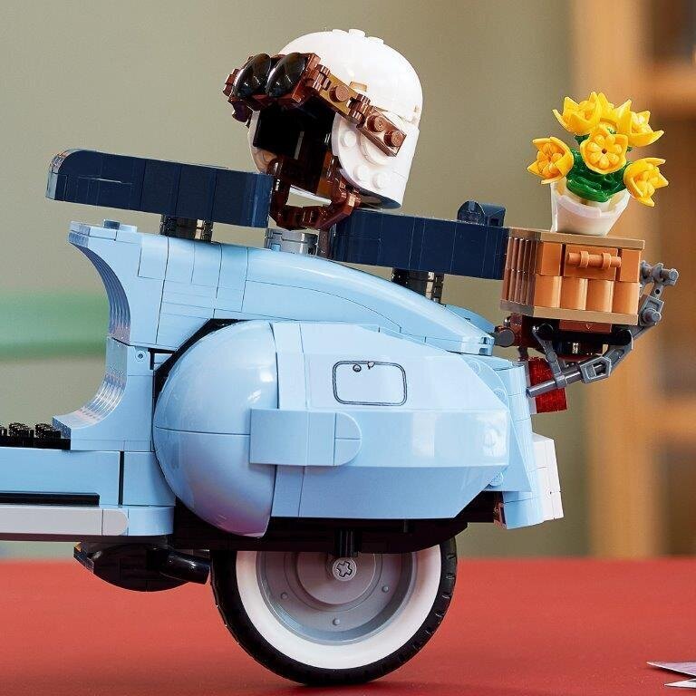 10298 LEGO® Icons Vespa 125 цена и информация | Klotsid ja konstruktorid | kaup24.ee